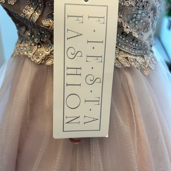 Girls grad/formal dress - Picture 4 of 7